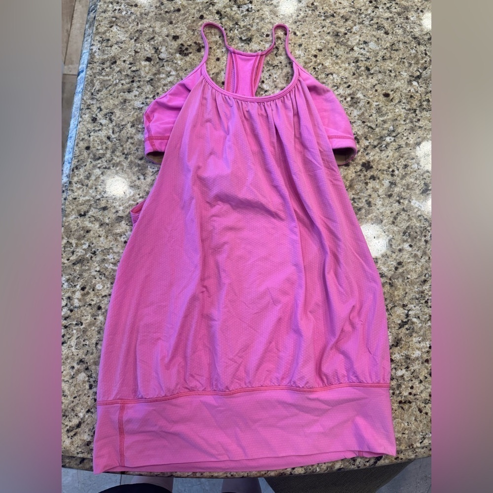 Lululemon bright Pink Athletic Tank Top with built in bra size 8 no flaws